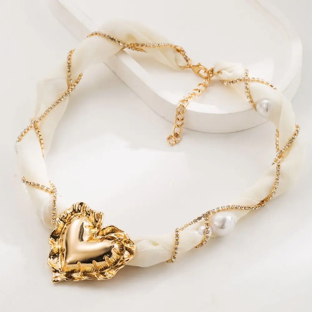 

Y2K Vintage Pearl Necklace Crystal Twined Fabric Chain Heart Pendant Necklace Light Luxury Neck Jewelry Rhinestone Choker