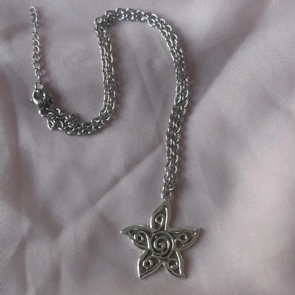 Harajuku Collar Nana Necklace Y2K Starfish Star Pendant Necklace Sweet Cool Simple Vortex Necklace for Women Coquette Jewelry