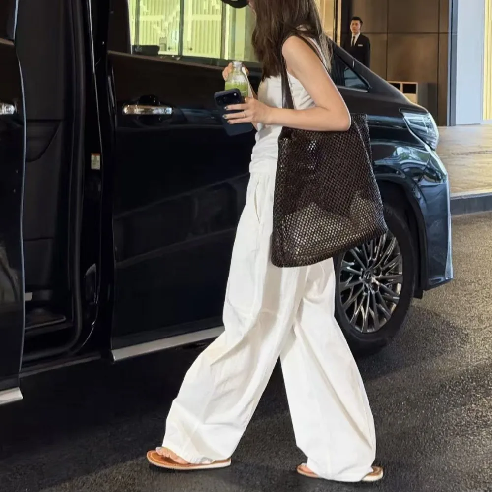

2026 Lazy Wind Hand-woven Tote Bag for Women's Relaxation, Large-capacity Shopping Fashionable and Versatile, Simple Unique