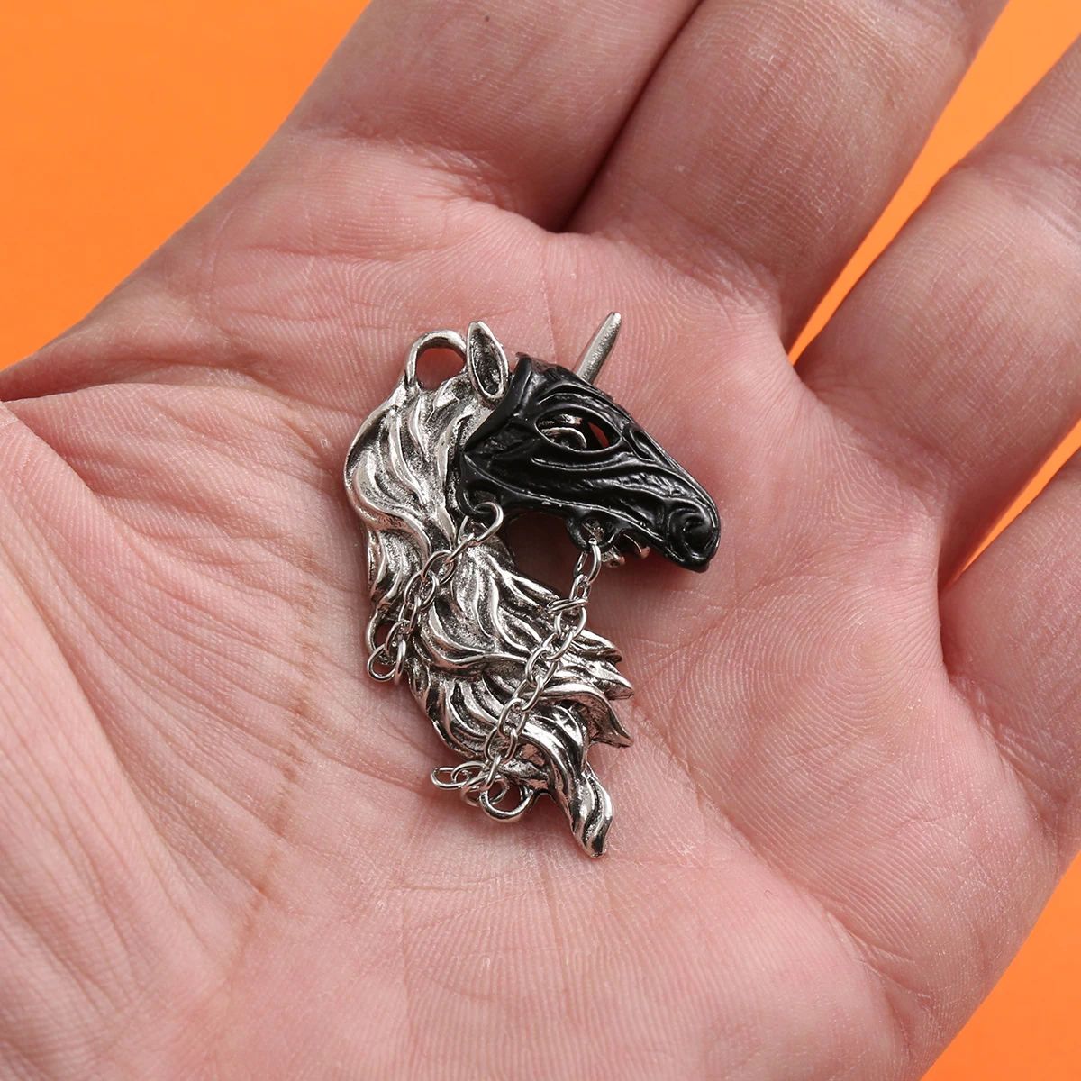 2-Piece Set of Niche Vintage Handmade Accessories, Featuring Unicorn Head-Shaped Pendants with Chains, Suitable for DIY Bracelets, Necklaces, Earrings, and Pendants, Basic Materials for Niche DIY Jewelry