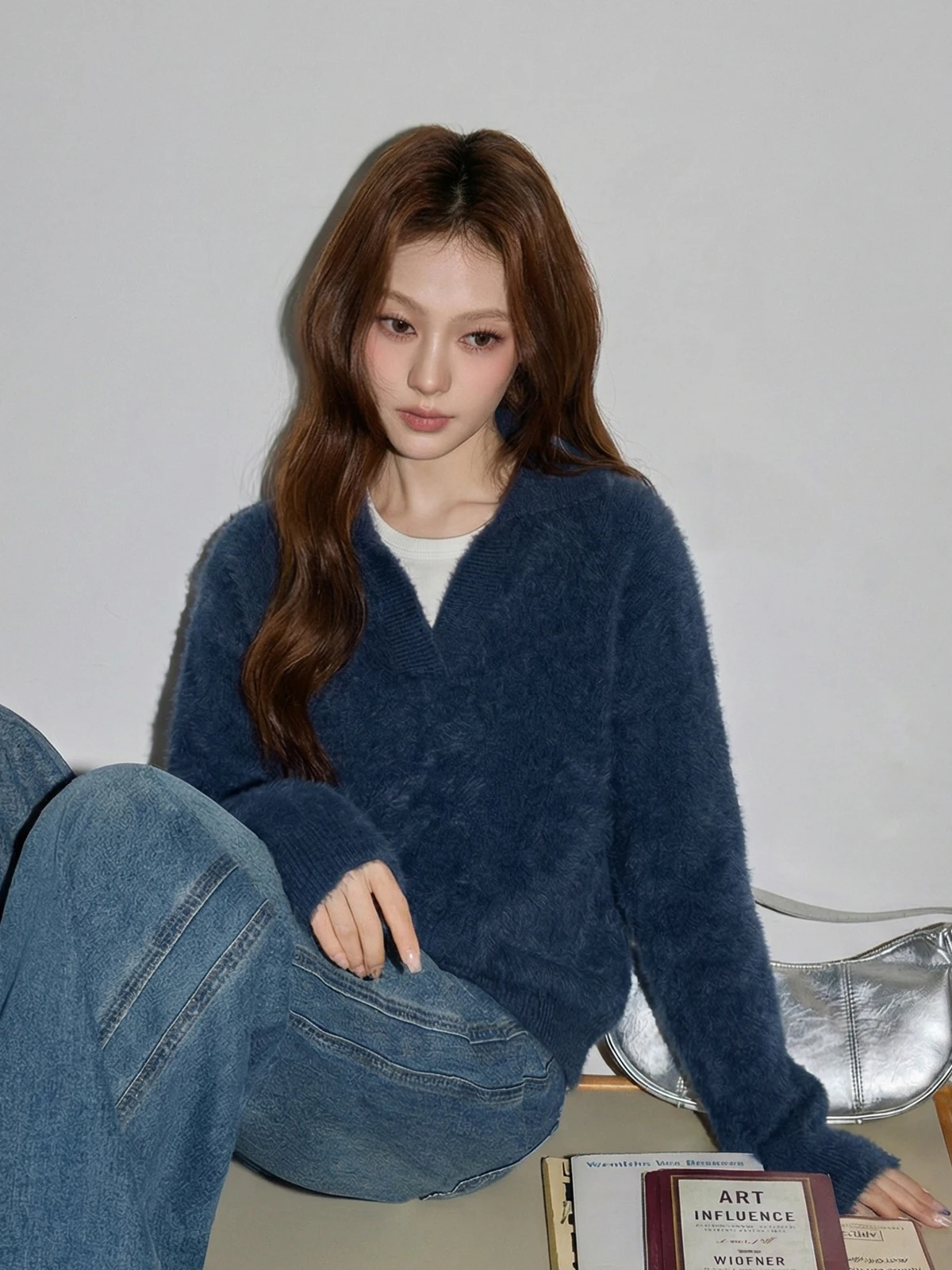 

Мягкий уютный синий свитер с V-образным вырезом, женский зимний свободный вязаный топ, базовый слой, премиум-класс, корейский стиль, с длинными рукавами