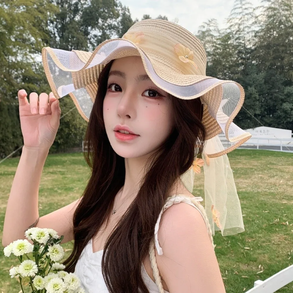 Elegant Wide-brimmed Straw Hat Breathable Lace Flower Beach Hat with Mesh Bow Wave Edge Sun Hat for Summer Sun Protection