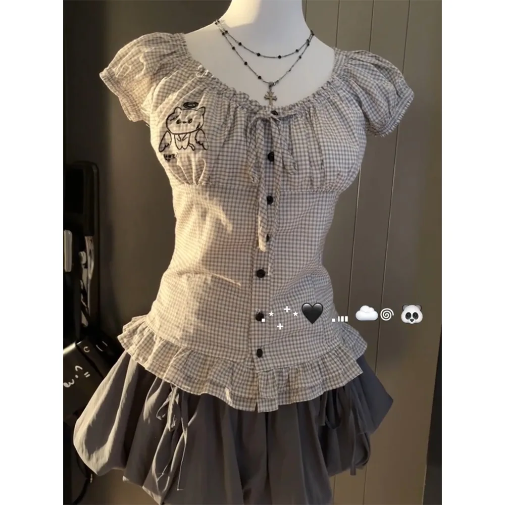 Spring and Summer Girl Cute Subculture Otaku Kawaii Retro Grid Lace Short Sleeve Top Casual Versatile Peony Short Skirt