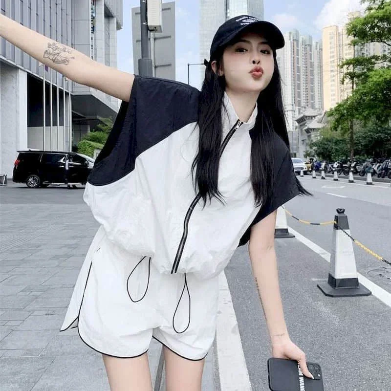 

Sporty Shorts Sets Loose Korean Style Sleeveless Hooded Overcoat and Elastic Waist Pants Two Piece Sets Casual Women Clothing