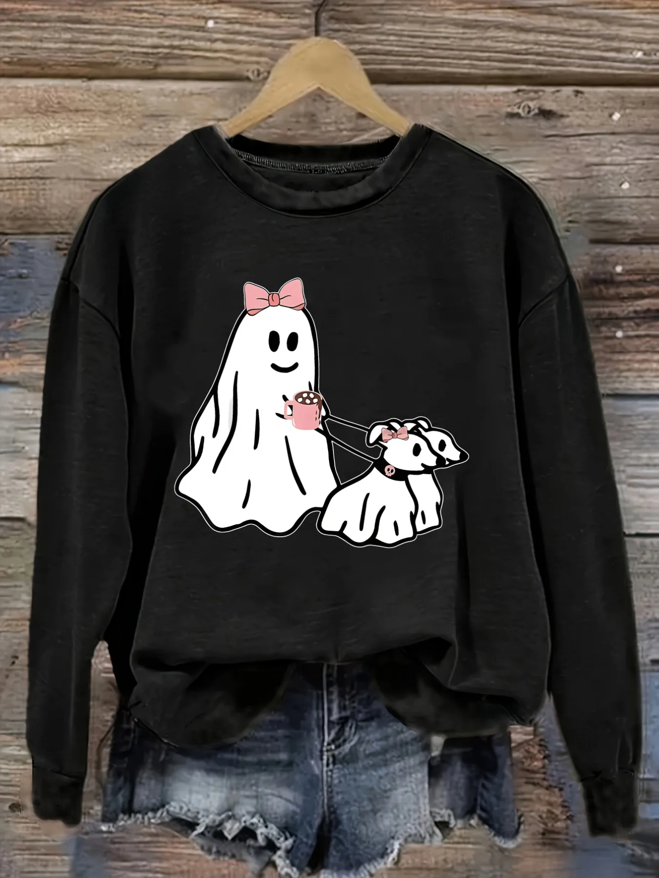 Women's Casual Long Sleeve Crew Neck T-Shirt Cute Ghost Walking Dog Print Design, Round Neck Women's Clothing, Machine Washable, Slightly Elastic, Loose Fit, Spring Autumn Winter Women's T-Shirt, Halloween Costume Outfit