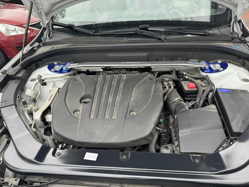 Picture 4: Front Upper Stabilizer Strut Bar For Volvo XC40 2020-Present Engine STB Strut Tower Brace Suspension