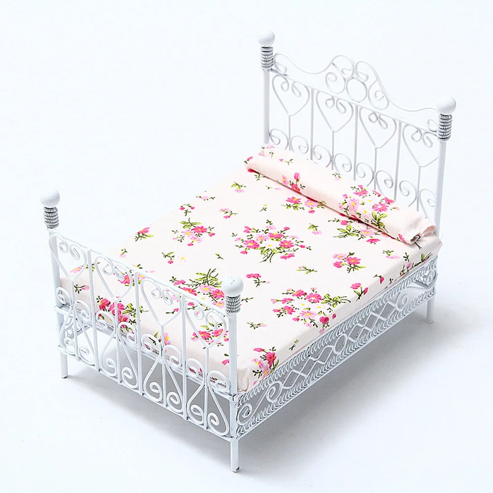 1:12 cama de casal de metal com colchão estampado de flores mini casa móveis em miniatura acessório de quarto (branco)