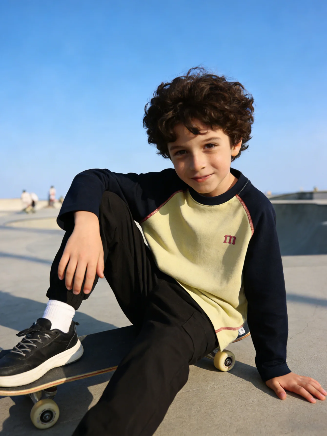

YMGN Kids Boys Light Green Navy Raglan Long Sleeve T-shirt, Letter Print Contrast Stitch Casual Crew Neck Top