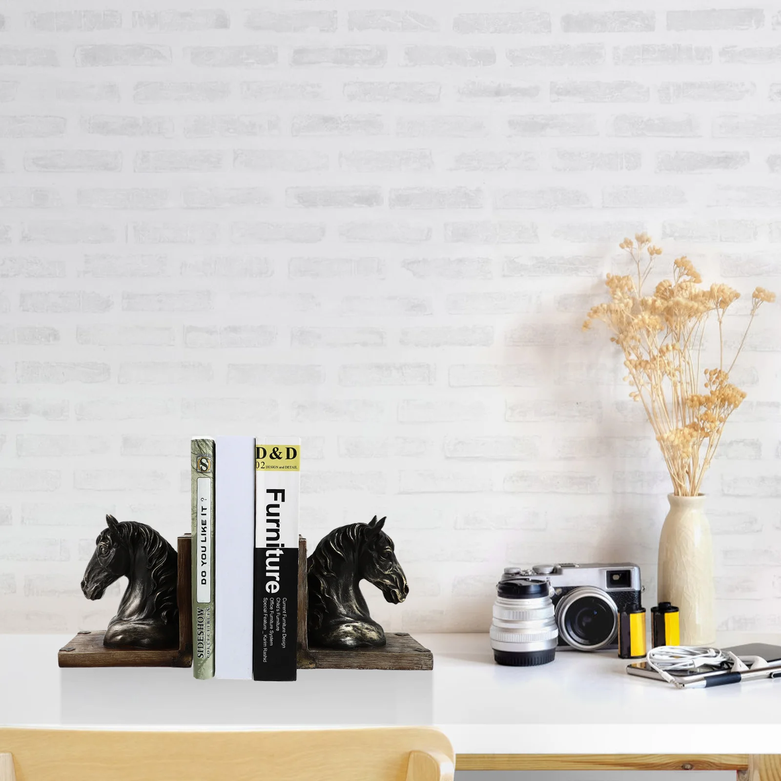 1Pair Resin Retro Bookend Horse Head Design Smooth Grinding No Injury Corner Decorative Bookend for Shelf Or Desk Use