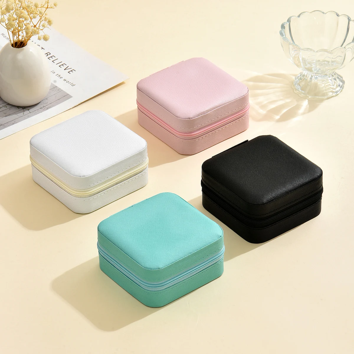 1PC, Jewelry Storage Box, Material: Main Plastic + Leather + Flannel, Color Divided Into: Black, White, Pink, Blue.