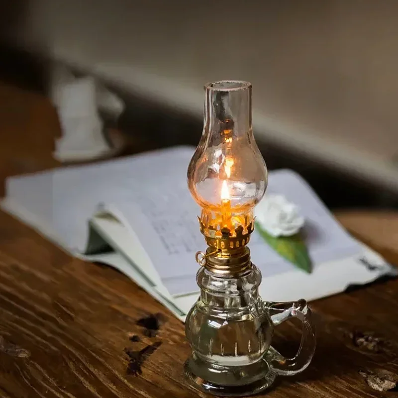 1Pcs Retro vintage kerosene lamp Candlestick Ornaments Windproof Oil Lamp with glass cover Chamber Decorative Emergency lighting