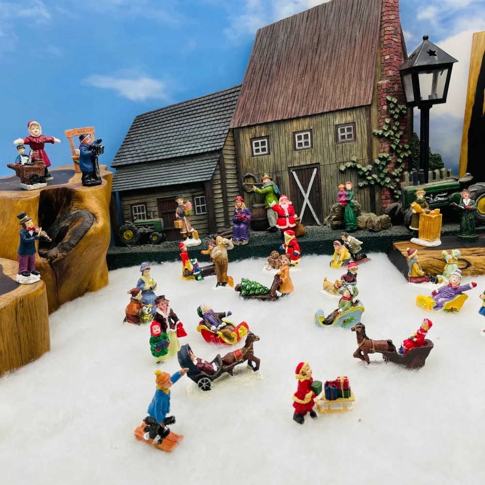 Christmas Village Miniature Figurines Resin Hand‑painted Mini People Figure Xmas Winter Scene Decor Ornament