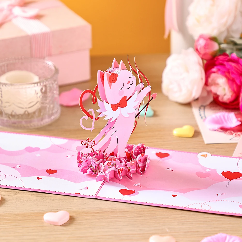 Pop-up-Grußkarte mit Amor-Kätzchen-Motiv, 3D-Popup-Design zum Valentinstag und Jubiläen, süßes Kätzchen und Amor-Pfeil.