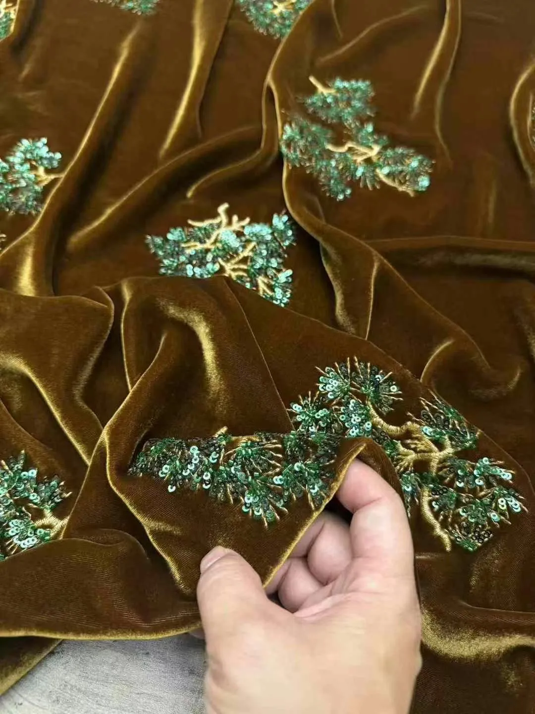 Green Pine Needle Silk Maillard Silk Velvet Heavy Industry Beads Embroidery Coat Cotton-Padded Jacket Autumn Winter Vest Fabric