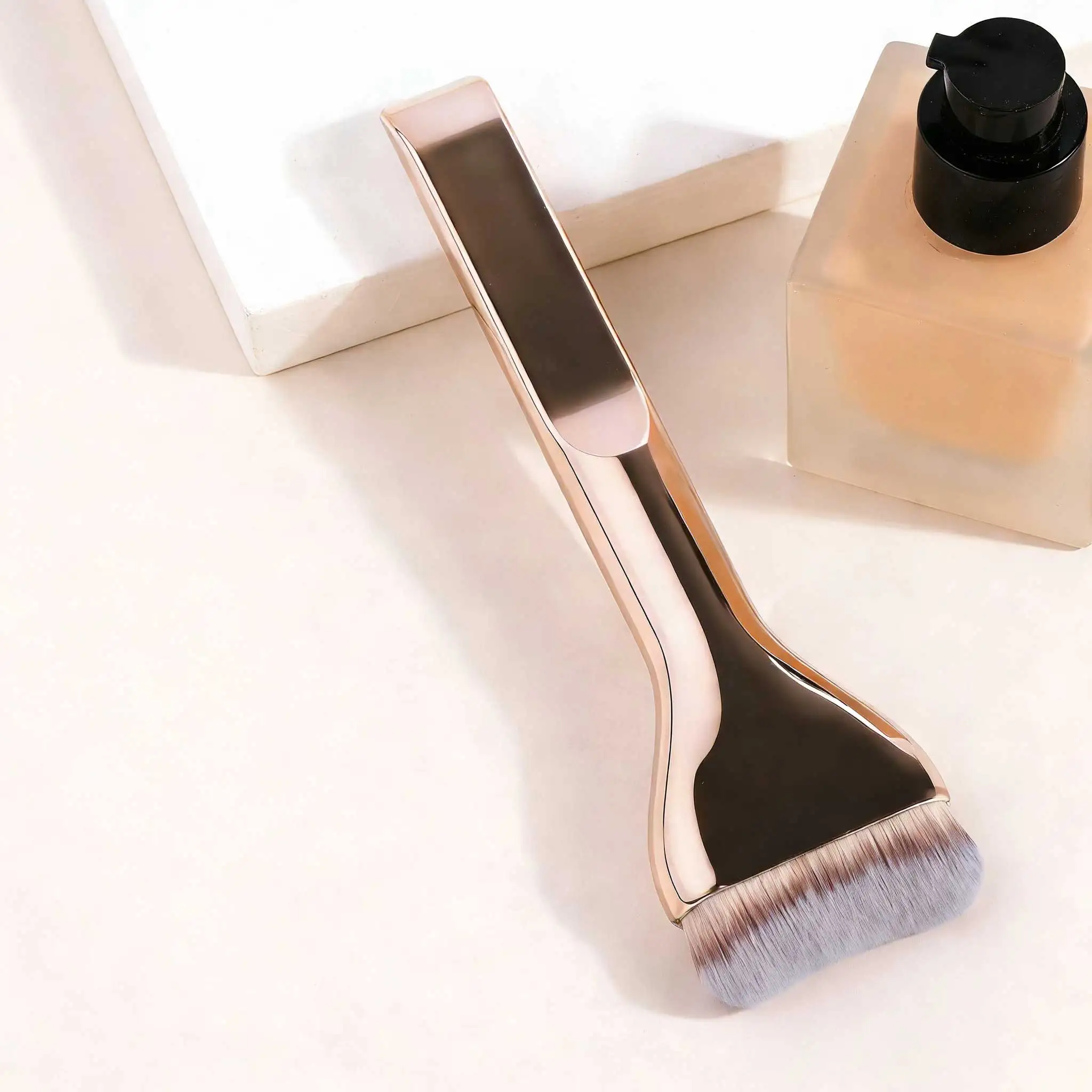 1 szt. Delikatny dla skóry, ultra miękki pędzel do makijażu, profesjonalny pędzel kosmetyczny podróżny, pędzel do podkładu, pędzel do twarzy, pędzel do pudru, pędzel do korektora