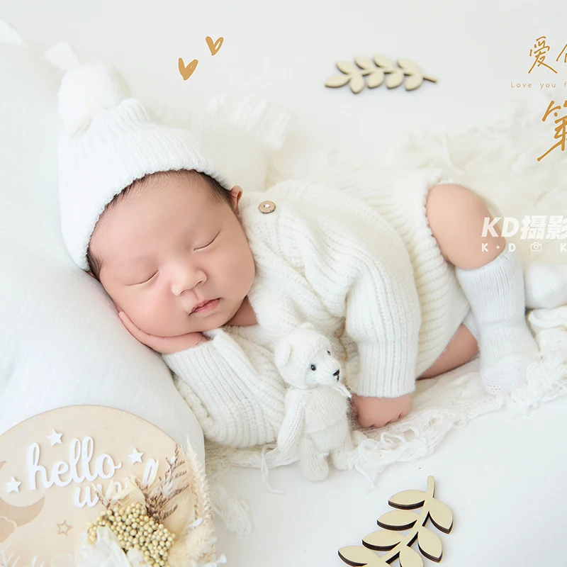 

Newborn Baby Neutral Knit Photography Outfit White "Hello World" Romper, Pom Pom Hat & Socks, Soft Infant Photo Shoot Costumes