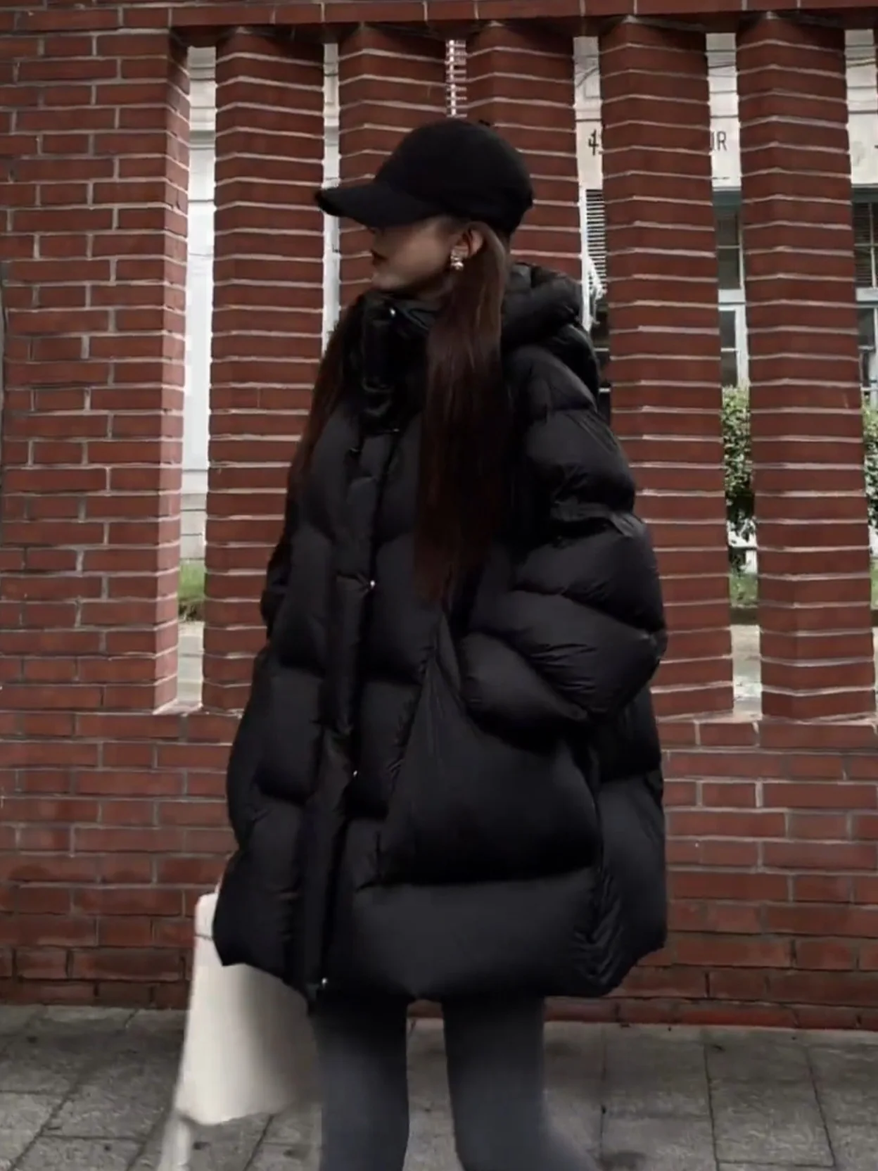 معطف شتوي جديد لعام 2025 بقلنسوة فضفاض كبير شرنقة دافئة منتفخة معطف نسائي غير رسمي متوسط الطول سترة بيضاء مبطنة سترة خارجية #5