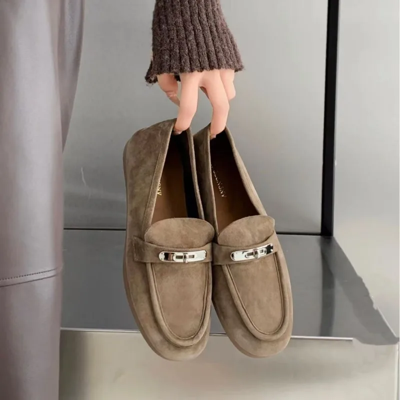 

Европейские женские туфли-лоферы с круглым носком, осенняя новинка, на плоской подошве, модные, мягкие, без застежек