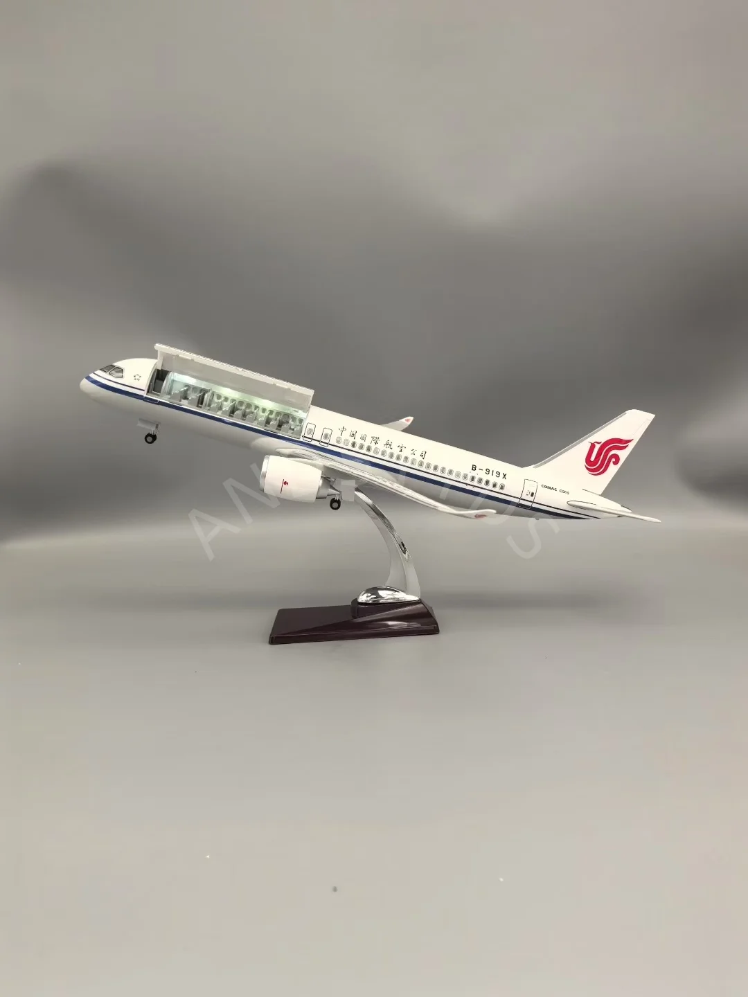 

47cm Air China Airline Comac C919 Passenger Aircraft Model 1:82 Scale Resin W Light And Wheels Flip Cover Airplane Model Display