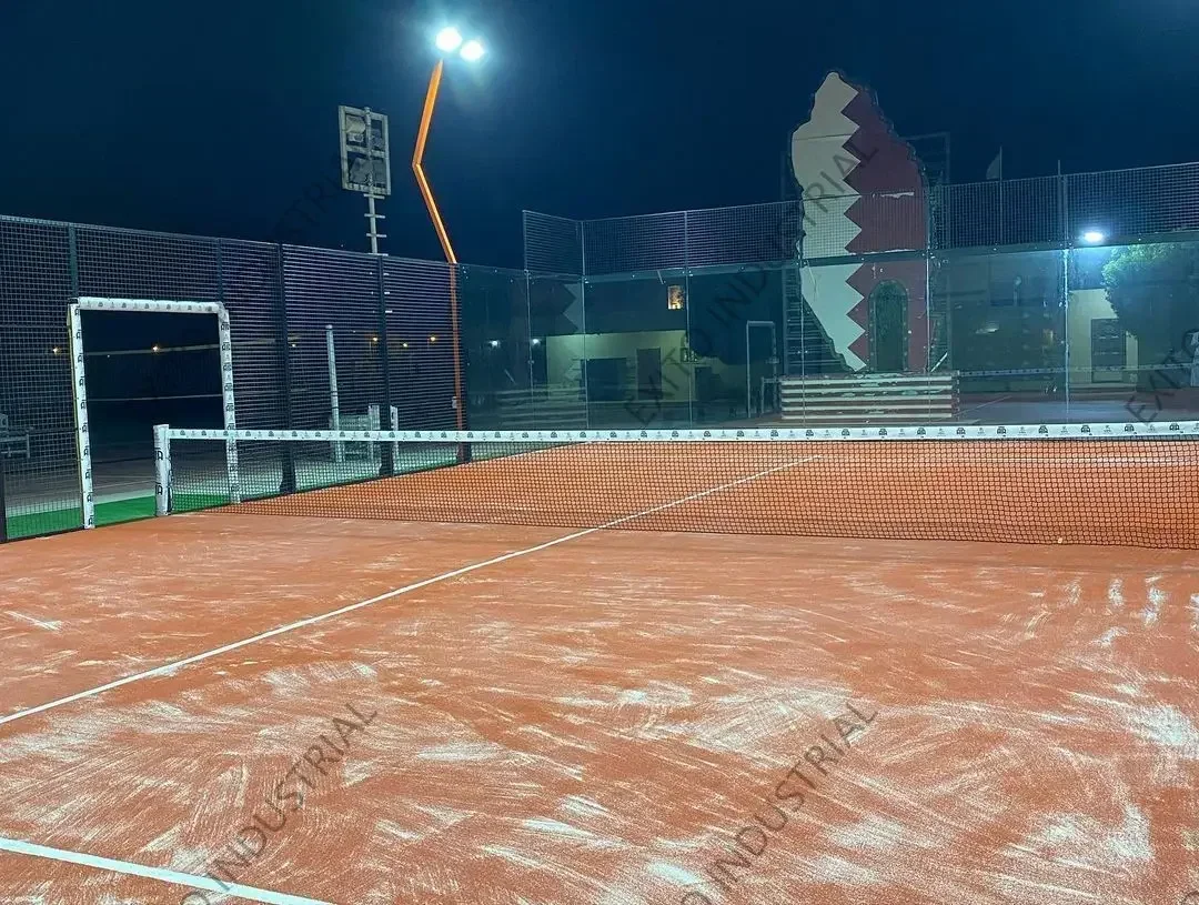 

2026Exito 12mm Artificial Turf Paddle Tennis Court De Padel Indoor Super Panoramic Padel Court Red Floor Installation Team