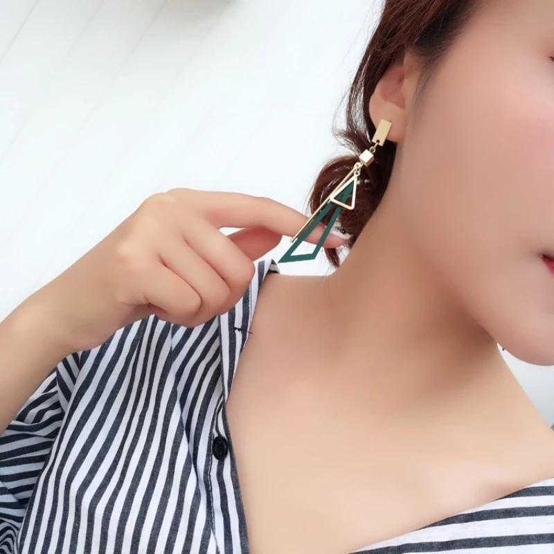 New Boho Triangle Hang Earrings for Women Pink Green Hollow Geometric Statement Tassel Earrings Elegant Party Ear Jewelry