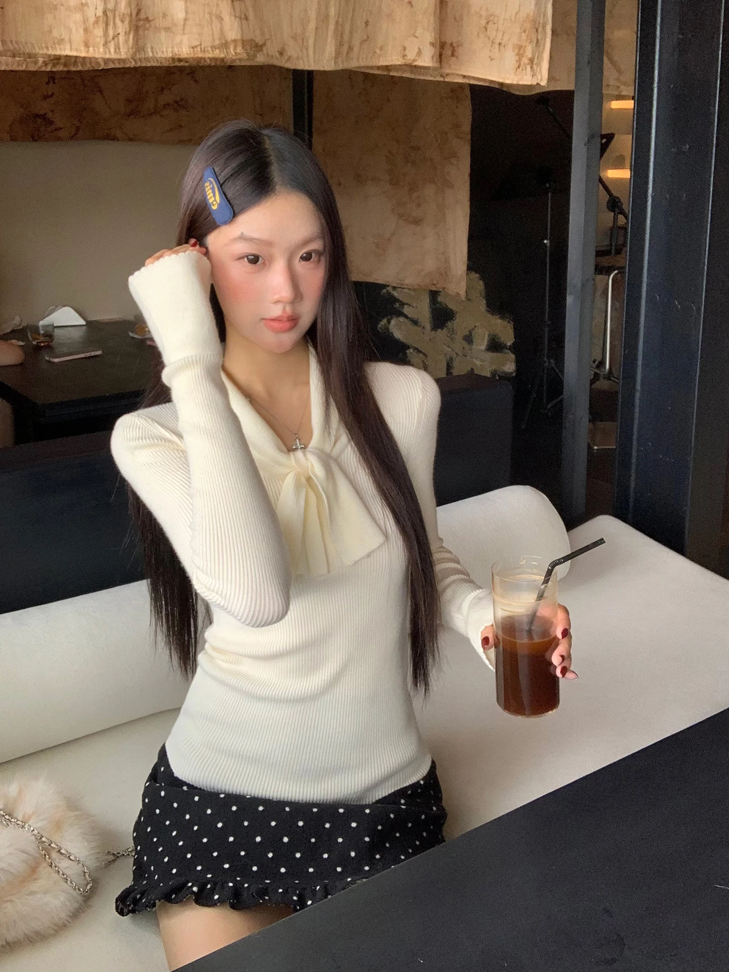 

Красная вязаная кофта Celebri для женщин: осенне-зимняя, элегантная, с эффектом многослойности, для ношения как под одежду, так и поверх нее, с особым кроем на талии