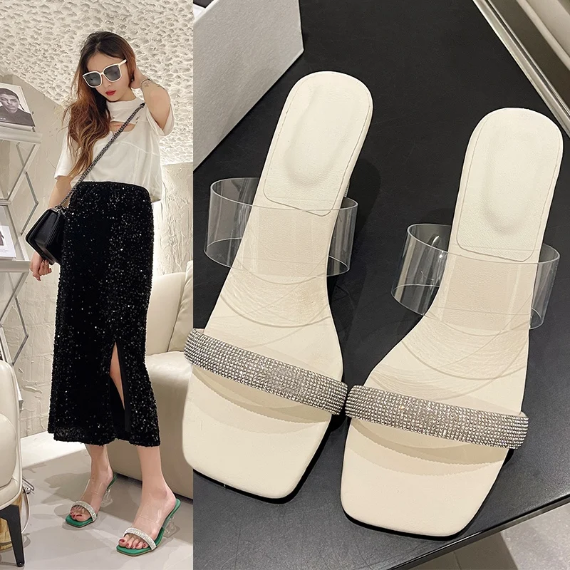 

Женские сандалии с прозрачными цельными тапочками на высоком каблуке с бокалом для вина, шлепанцы со стразами, средний каблук с квадратным носком