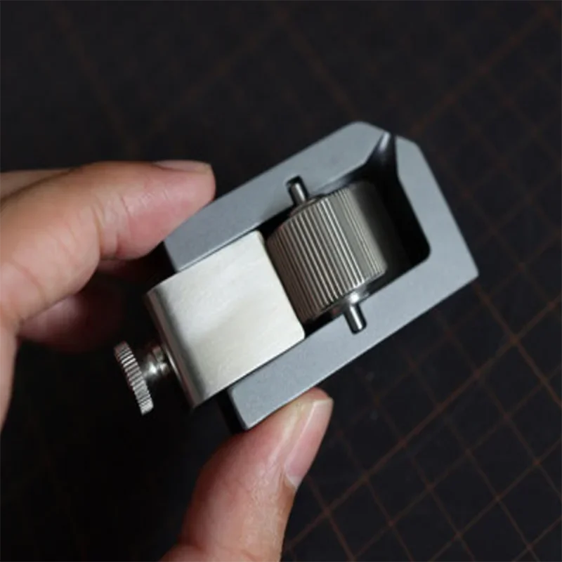 

Easy to Clean Leather Oil Box Gear Edge Hopper Art Tools 10ML Storage Stainless Steel BEST SELLING