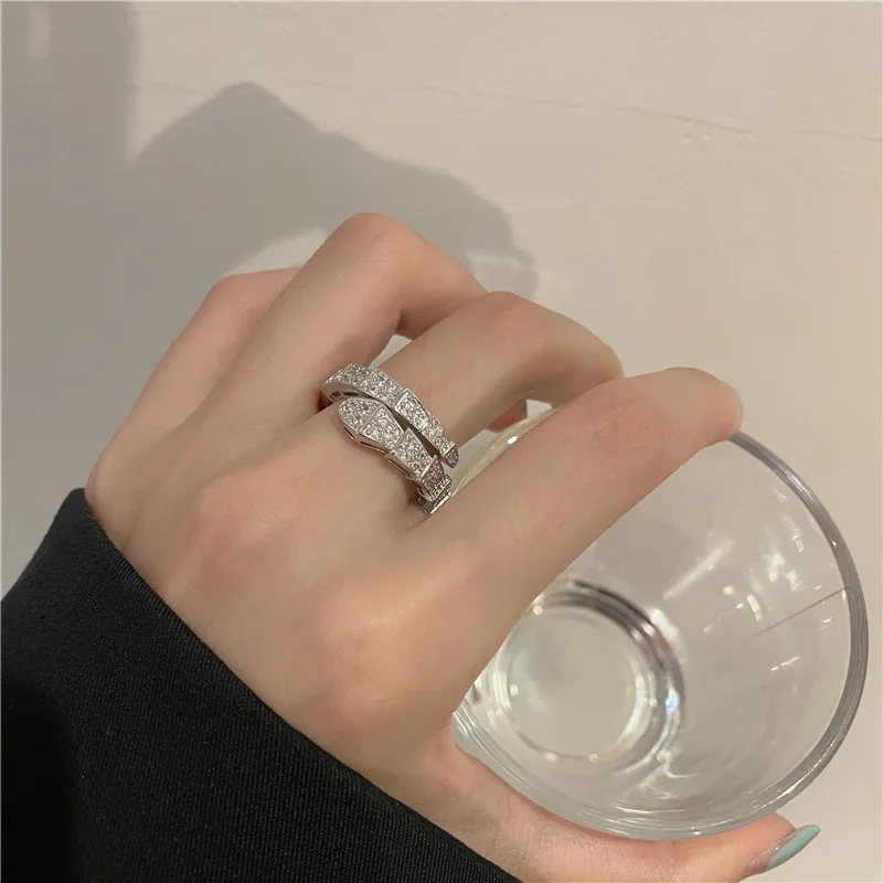 Kiss Jewelry Vintage Luxury Sliver Color Crystal Snake Shape Rings for Women Opening Shiny Cubic Zircon Finger Ring Wedding Gift