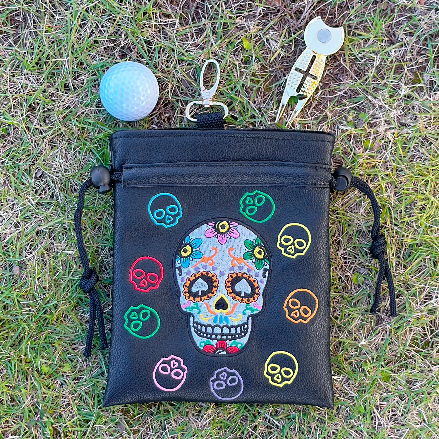 

[Golf Bag] Portable Valuable Item Bag | Sealed with drawstring, skull design, PU material, stylish and durable golf accessories