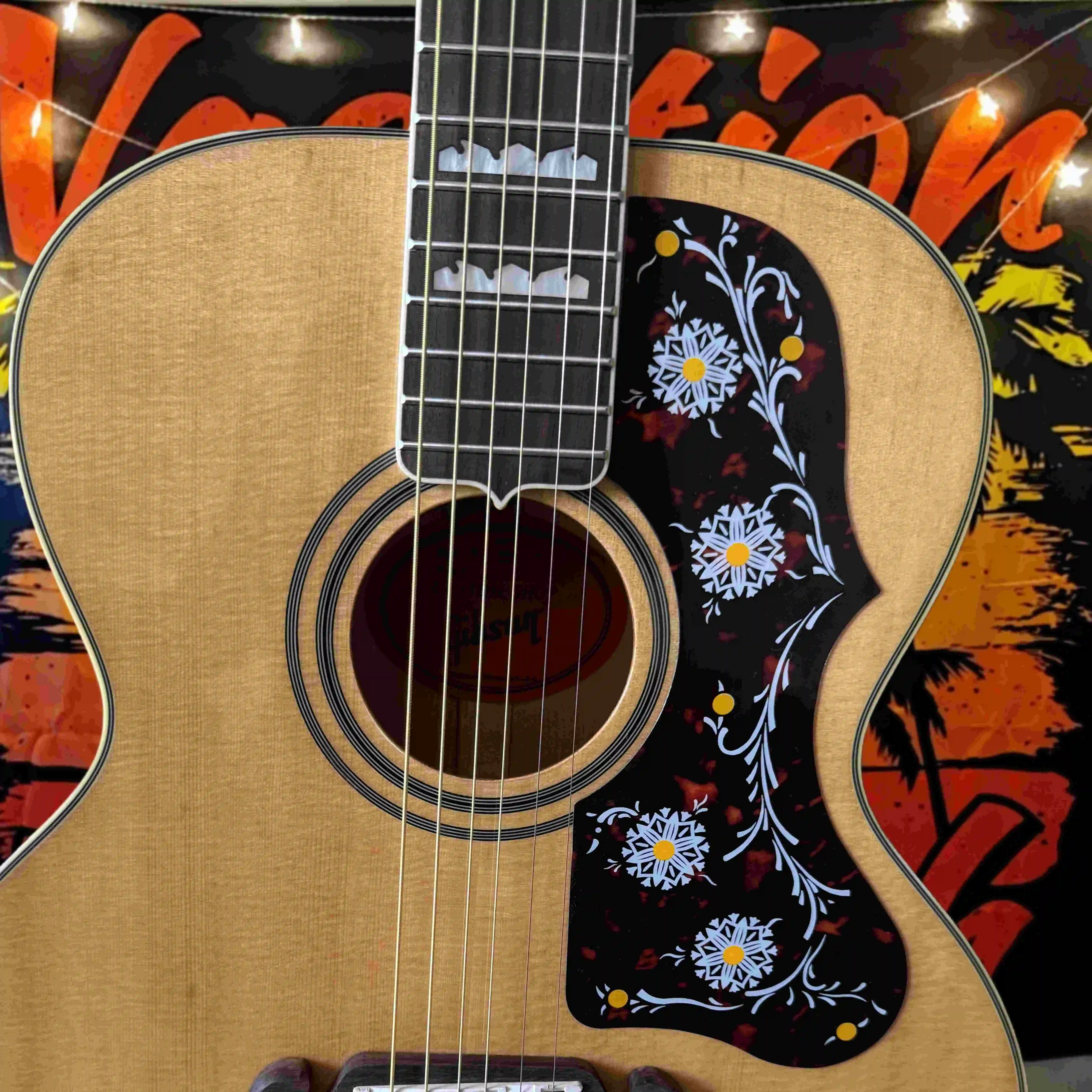 J200 Acoustic Guitar Wood Yellow 42 Inch Spruce Solid Top Flower Protective Board Carved Qin Code High Frequency Transparent
