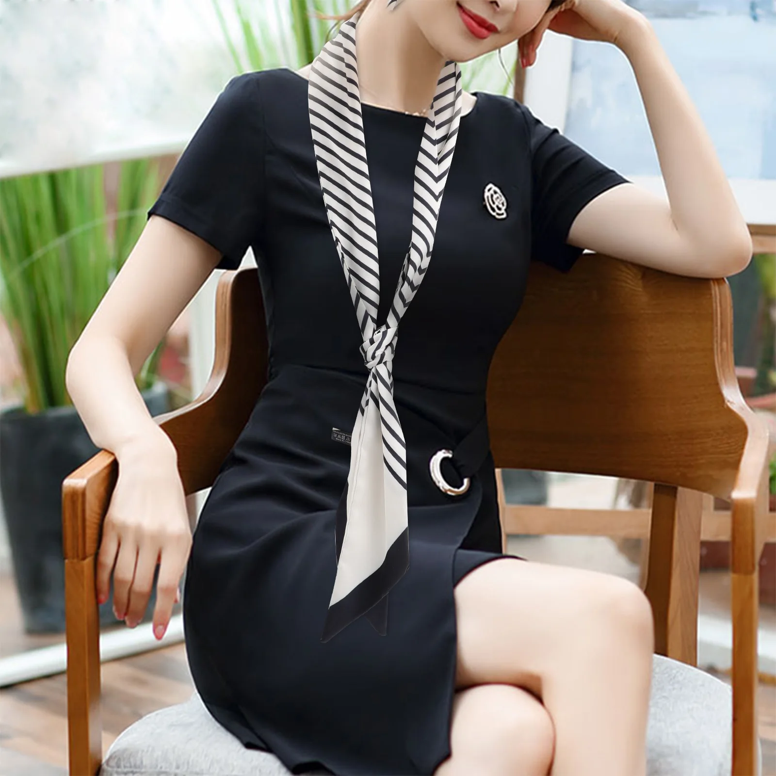 

1pc Fine Narrow Silk Scarf Soft Lightweight Skin-Friendly Versatile Hairband Wrist Wrap Bag Accessory Scarf Headdress