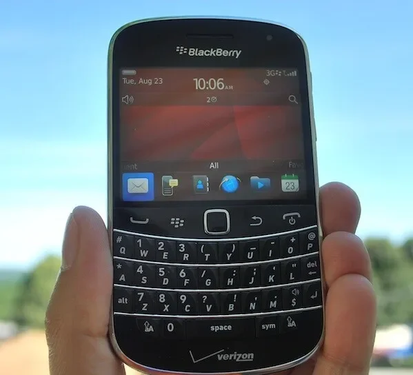الأصلي Blackberry 9900 الهاتف الخليوي المحمول QWERTY لوحة المفاتيح GSM 2G 3G شبكة 2.8 "شاشة تعمل باللمس واي فاي مقفلة الهاتف الذكي #6