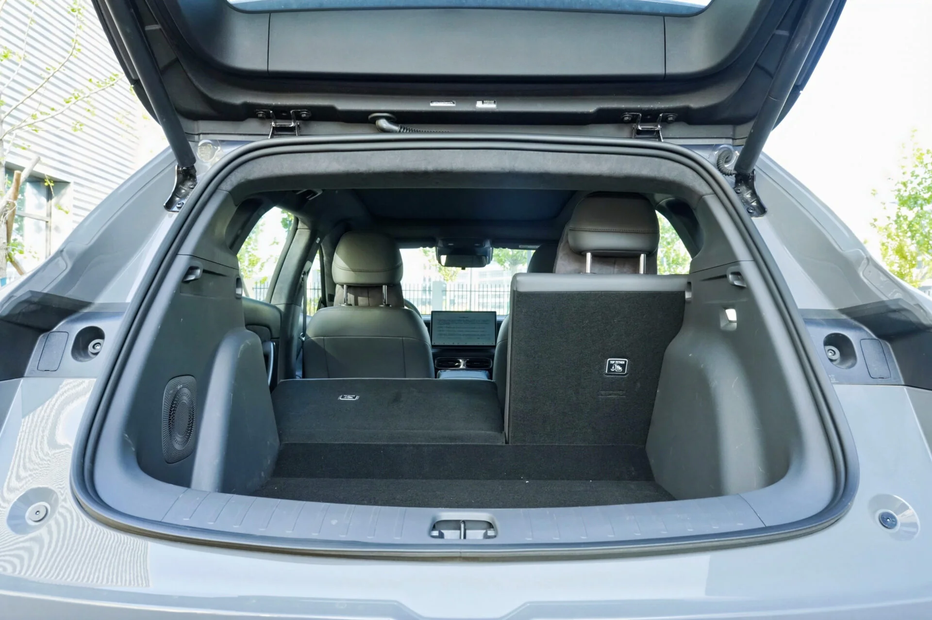 Auto Pop-Up Trunk Struts for Leapmotor B05 2025-present Hatchback Automatic Opening Gas Lift Supports with Springs
