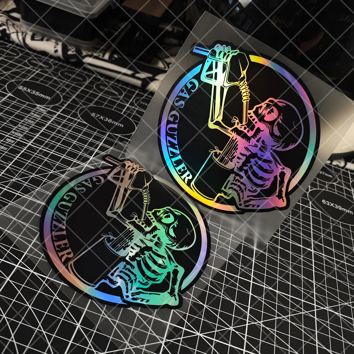 One-piece ALLENG GAS GUZZER skull motorcycle vinyl sticker - Laser etched theme, durable PVC matte print sticker