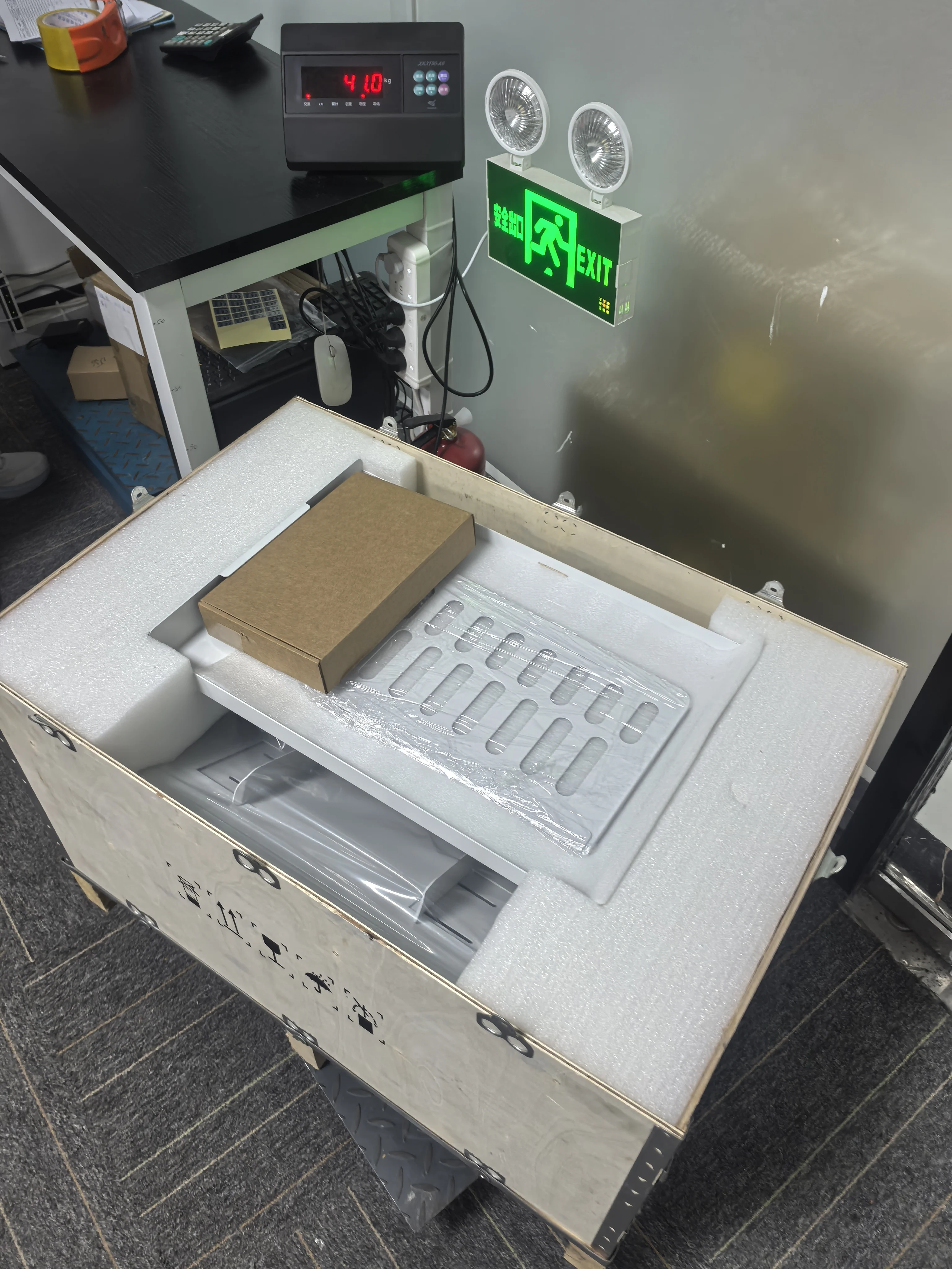 

LY A3 Die Cutting Machine for Advertisement Automatic Continuous Paper Feeding Camera Profile Sticker Cutting Plotter 330mm