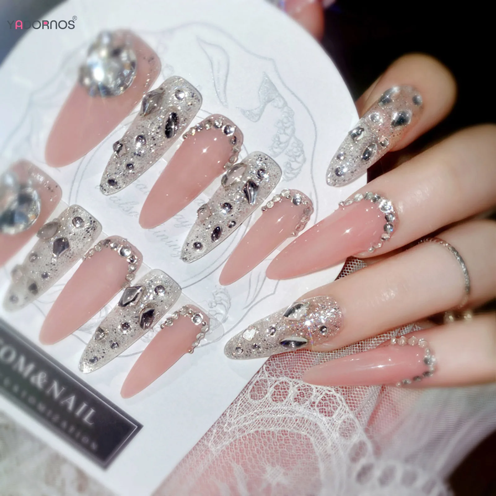 ロングアーモンド手作り偽爪甘いピンクプレス爪グリッターダイヤモンド装飾完成偽爪パッチウェアラブルマニキュア