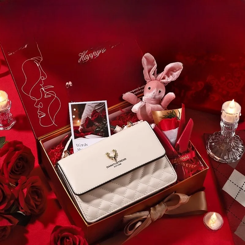 cadeau-de-la-saint-valentin-d'anniversaire-ou-du-nouvel-an-pour-petite-amie-femme-vetements-de-camouflage-bapa-surprise-ceremony-sense-pour-l'exterieur