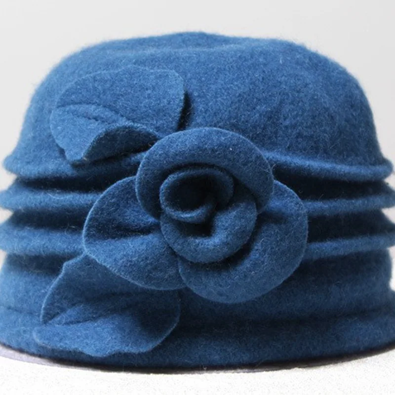 Gorro de abuela de mezcla de lana 2025 para mujer, gorro térmico de invierno con detalle floral para personas mayores, elegante regalo para el día de la madre a prueba de viento