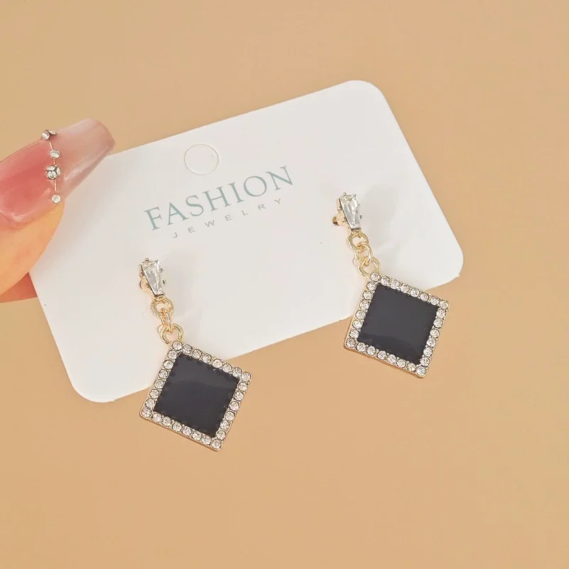 Black Acrylic Rhombus Drop Earrings for Women Rhinestones Frame Geometric Personality Dangle Earrings Party Trendy Jewelry Gift