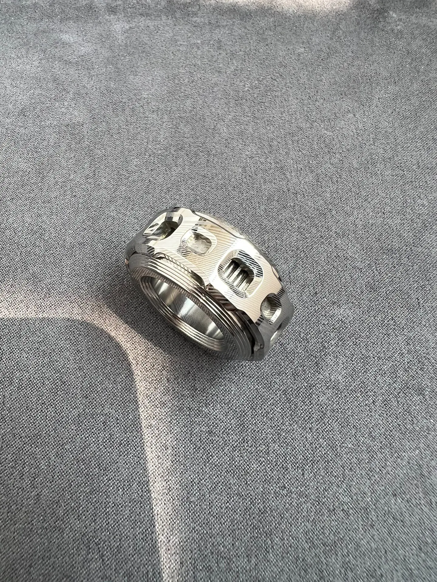 Used EDC Acedc Damascus Shadow Attack Mechanical Ring Second Generation Edc Decompression Toy