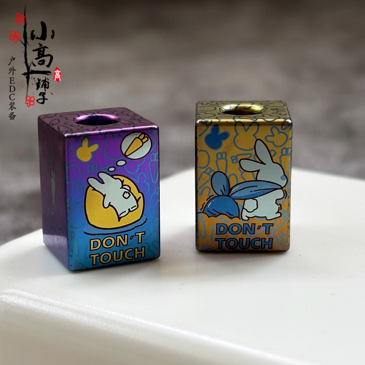 Cuentas de cuchillo cuadrado de titanio de conejo colorido, cuentas de Paracord EDC, linterna, medallón de llave, cuentas de tarjeta de empuje de descompresión, 1 ud.