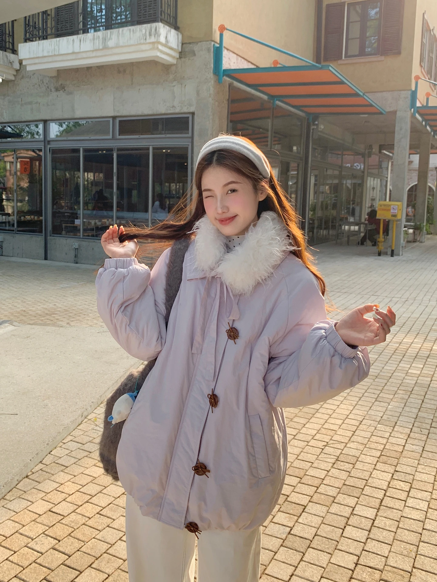 

Утепленная хлопковая куртка для женщин с отстегивающимся меховым воротником, теплая, фиолетовая, повседневная, свободного кроя