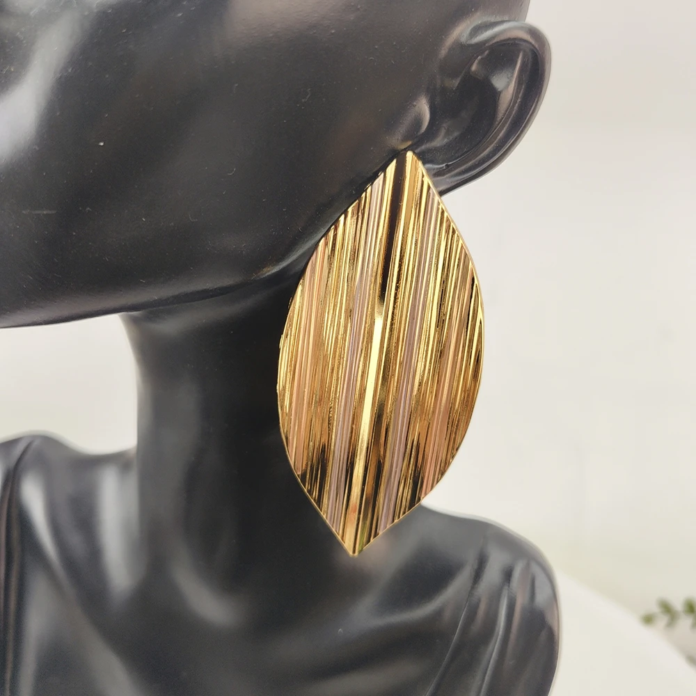 Yuminglai Fashion Luxury Dubai Jewelry Accessories Superior Quality Goldplated Earrings for Women FHK29548