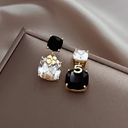 Black Crystal Asymmetrical Square Rhinestone Earrings Popular Shinning Number 5 Studs Earrings 2025 New Elegant Clover Ear Rings