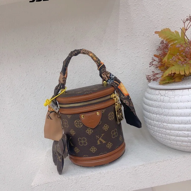 

Best Simple Clutch Purse Bag for Event Women Mini Leather Elegant with Letter Logo