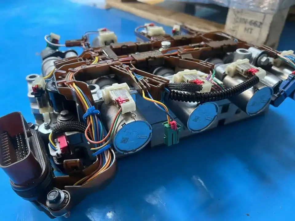 8F24 8F35 8 سرعات أجزاء ناقل الحركة الأوتوماتيكي صمام الجسم الجمعية لفورد إسكيب إيدج