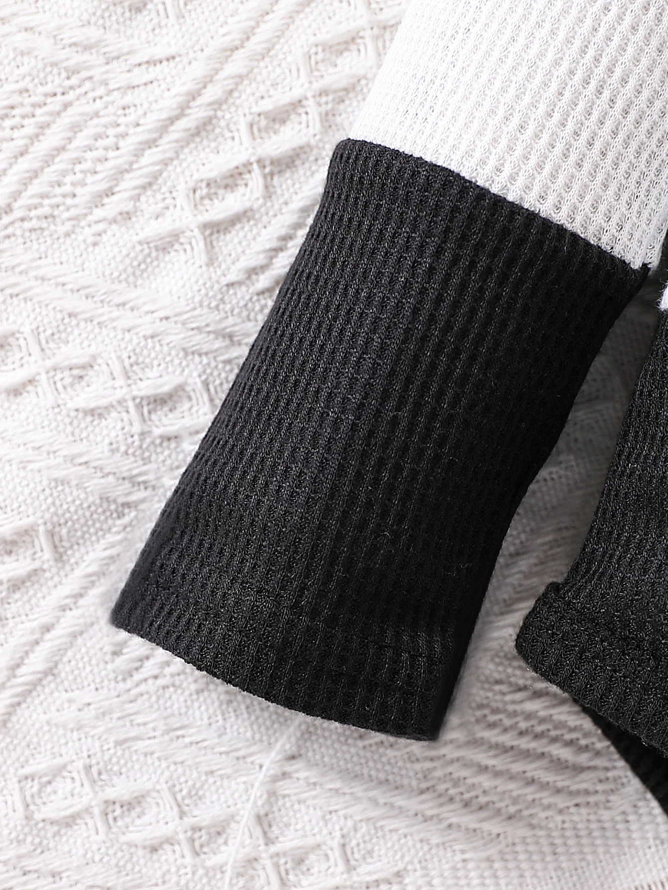 秋冬キッズフード付き2点セット：赤白黒ストライプ（明るく、見栄えの良い）、「ラブベイビー」防風フード、長袖/パンツ