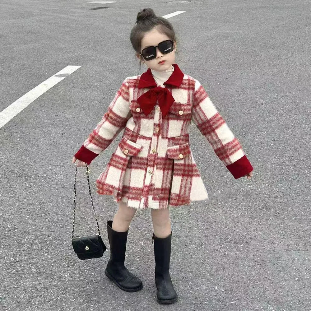 طفلة معطف صوفي الخريف والشتاء 2026 نمط جديد للأطفال معطف صوفي مبطن بالقطن الأحمر جاكيت أطفال