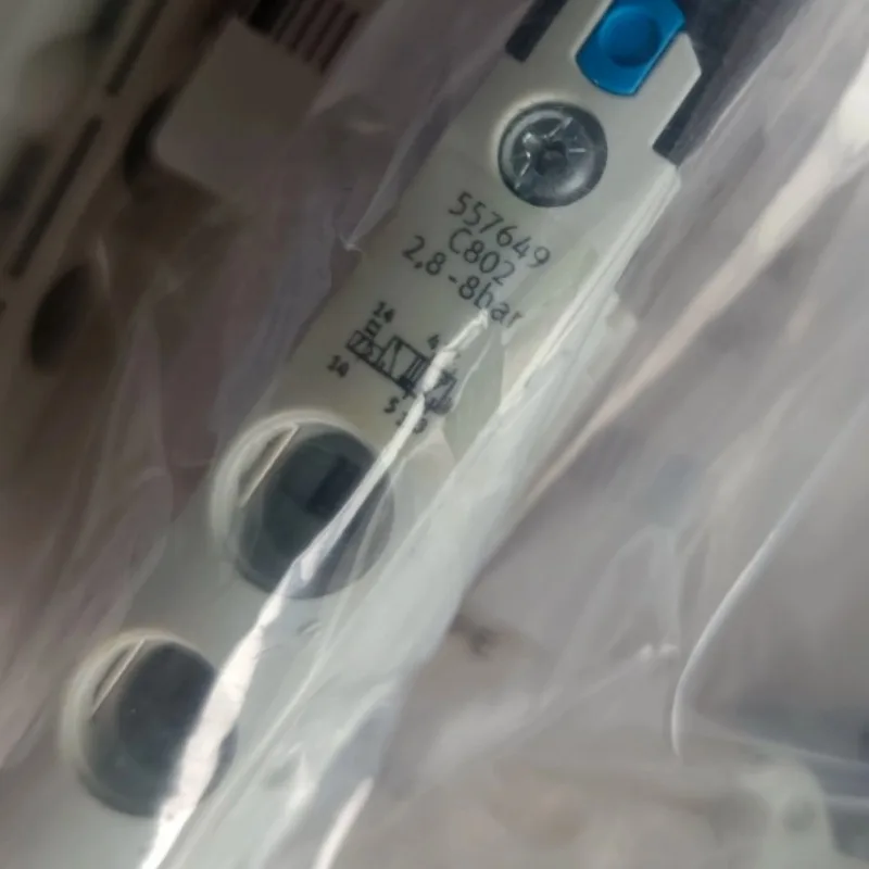 Teile für Festo FESTO Drucksensor SDE5-D10-O-Q6E-P-M8 527467